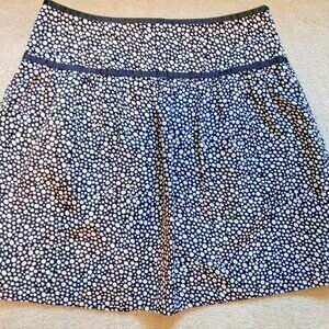 LADIES BLACK SKIRT SIZE 6 BY THE LIMITED ABOVE THE KNEE EUC HIDDEN SIDE ZIPPER